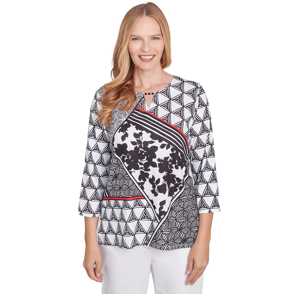Blusa con patchwork geométrico