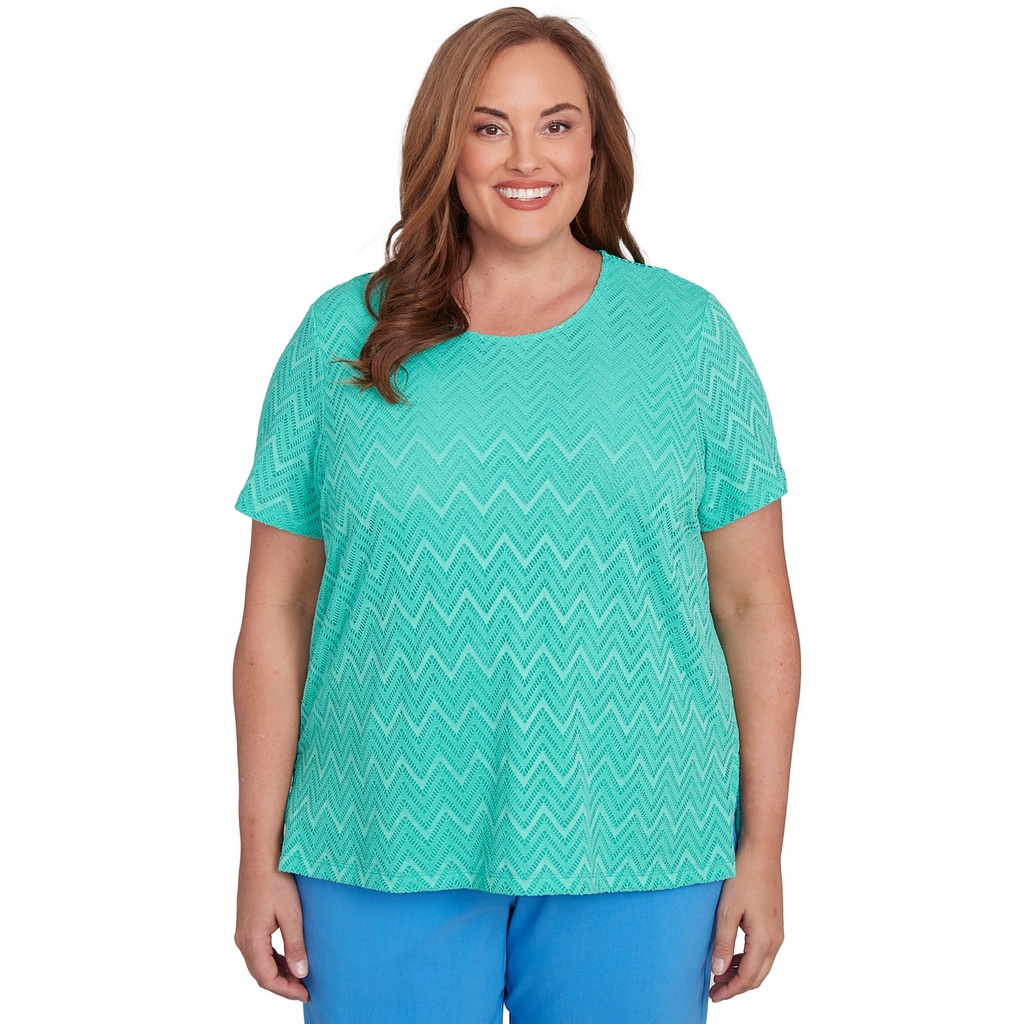 Blusa con espalda de encaje y chevron (copia)