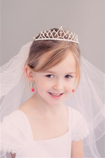 Tiara cruzada con velo para niña