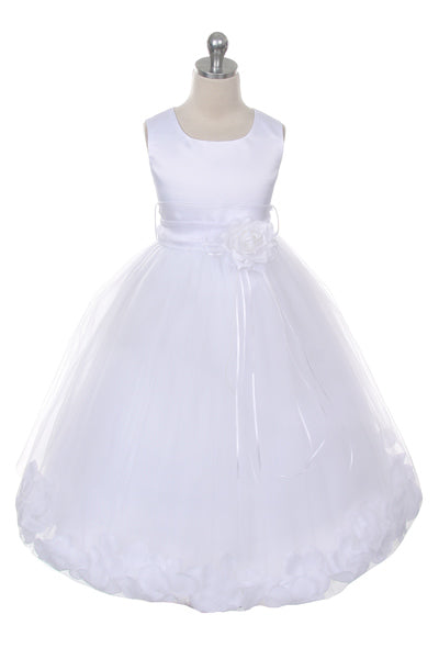 Vestido con pétalos de flores de satén