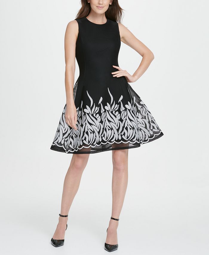 Vestido fit & flare de malla bordada