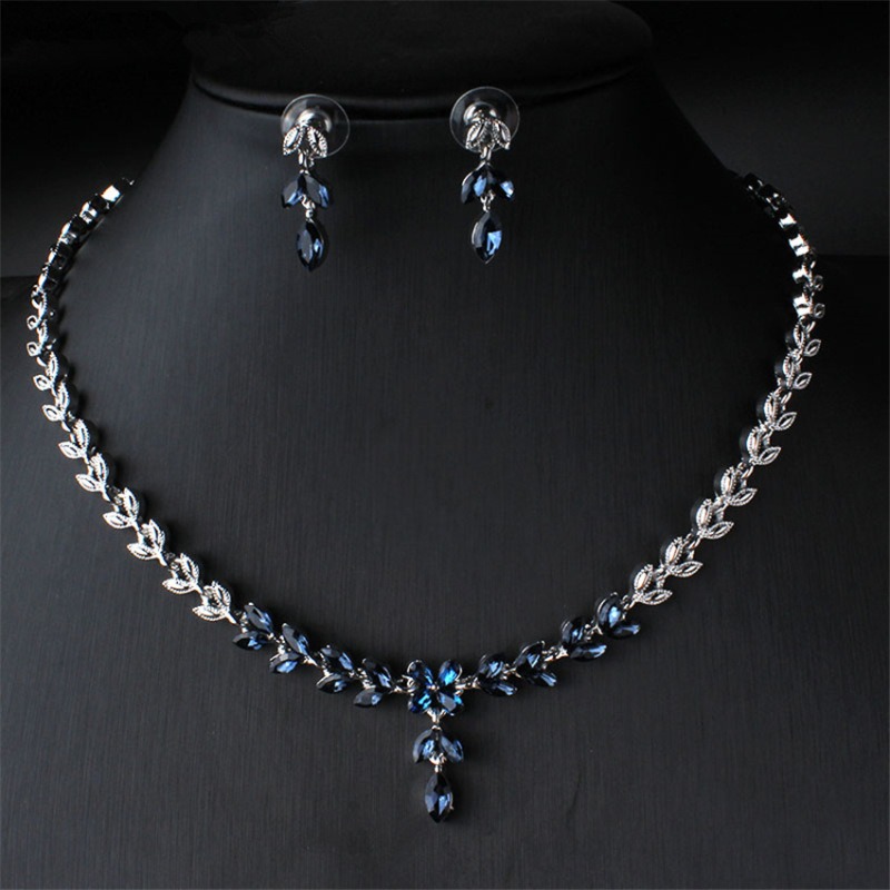 Juego de collar con aretes de diamantes