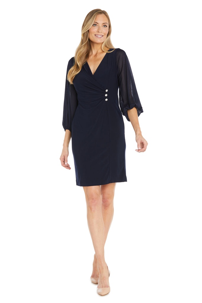 Vestido con cintura ajustada