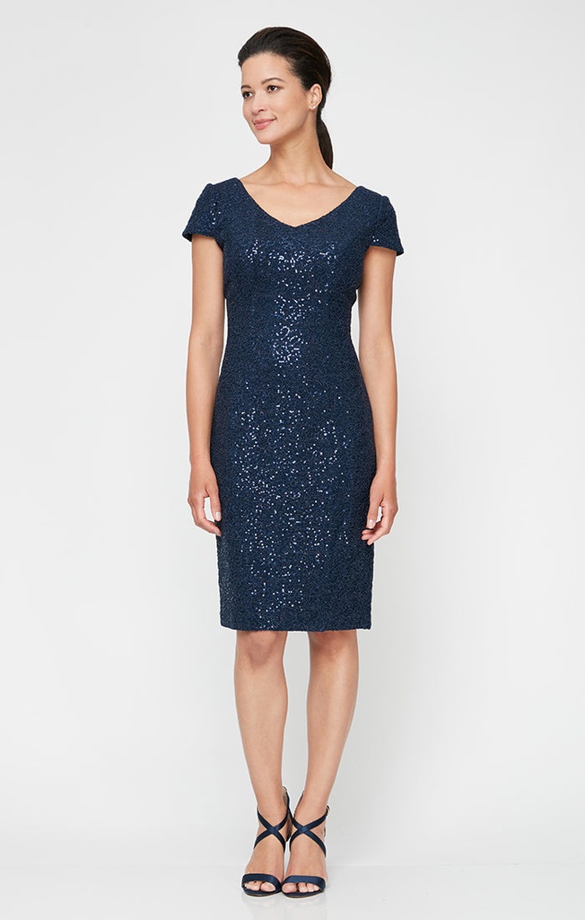 Vestido tubo con escote en V y encaje