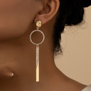 Aretes asimétricos con brillantes