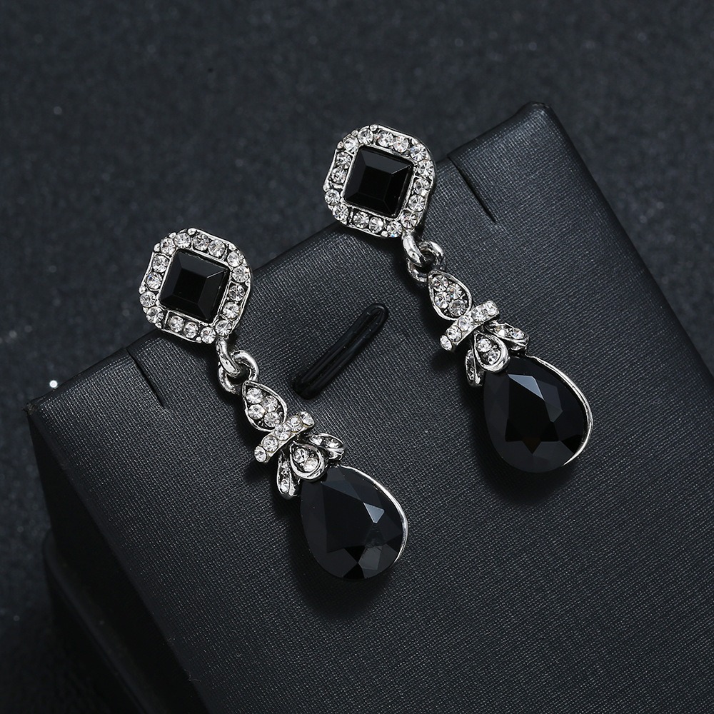 Pendientes de gema geométrica