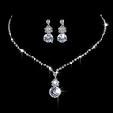 Juego de collar con aretes con cuentas