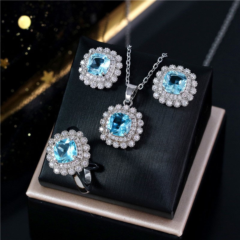 Juego de collar con aretes y anillo