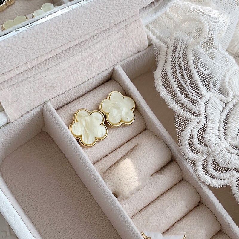 Aretes circulares con zirconias (copia)