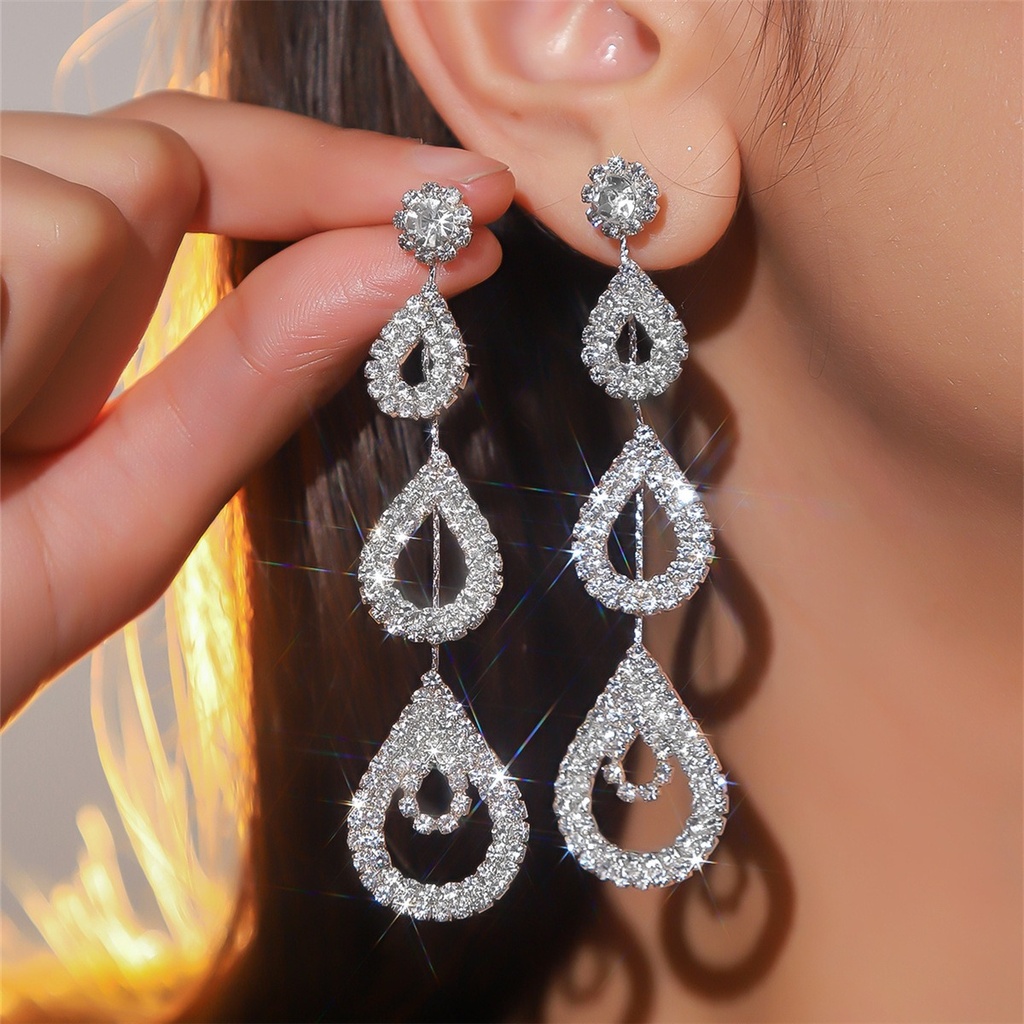 Aretes largos con diamantes