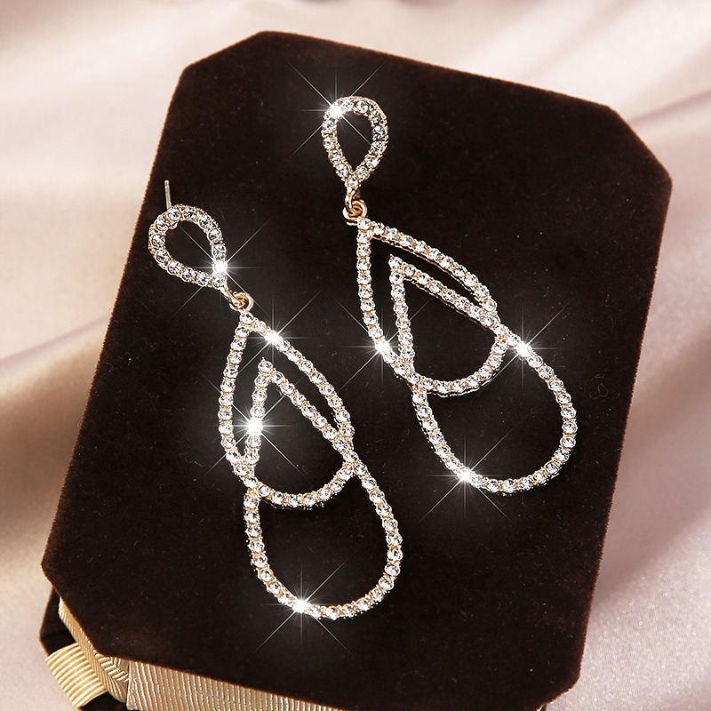 Aretes colgantes con circonitas