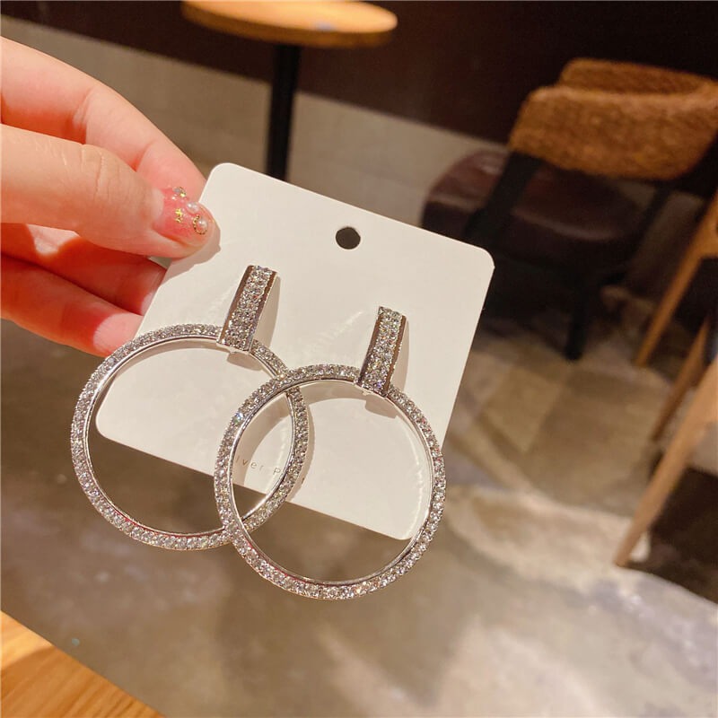 Aretes con diamantes de aros