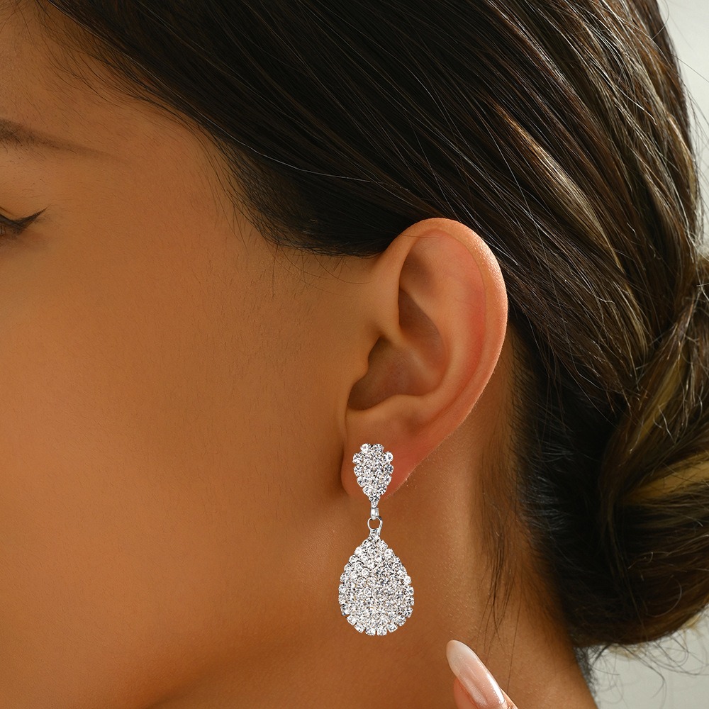 Aretes de borla con diamantes