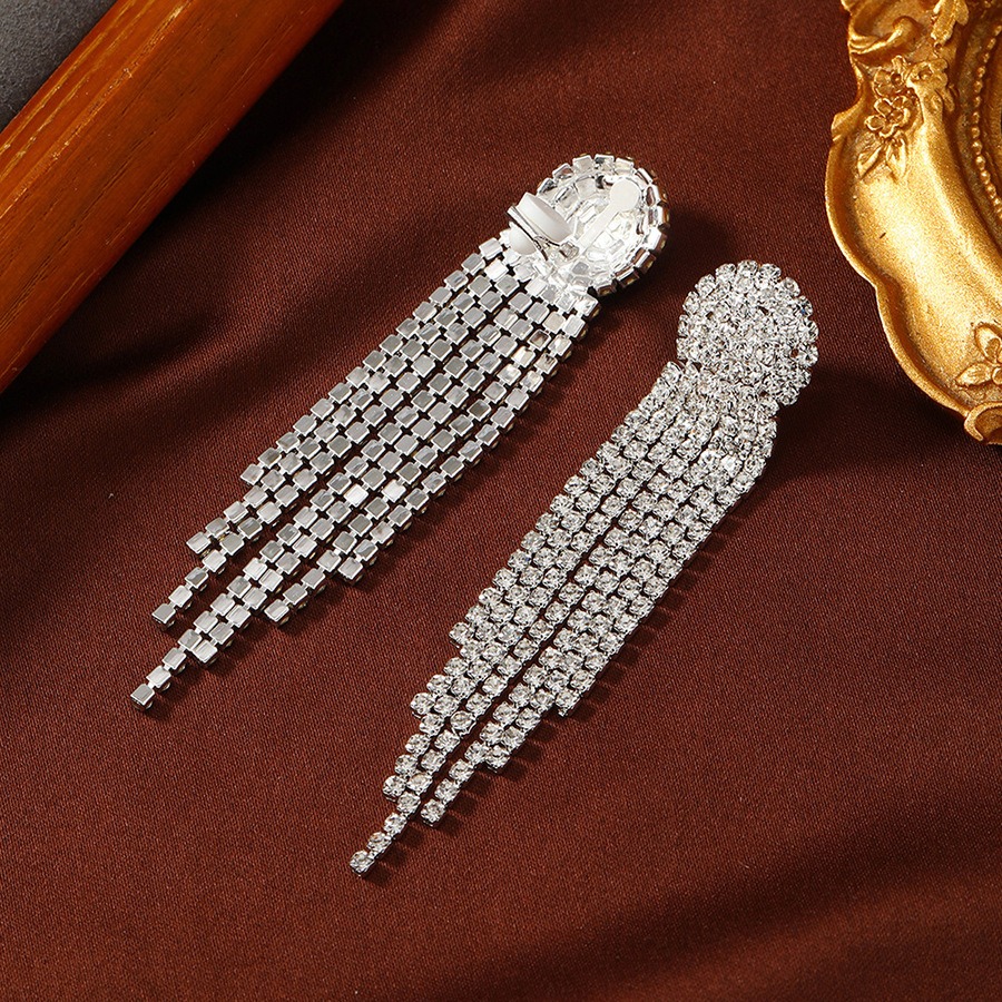 Aretes de borla con diamantes