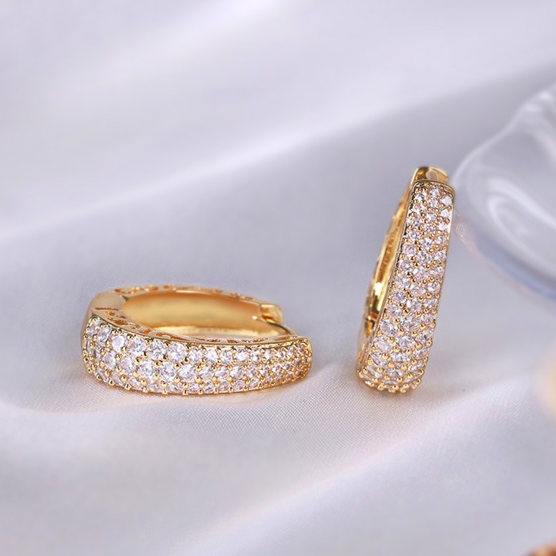 Aretes circulares con zirconias (copia)