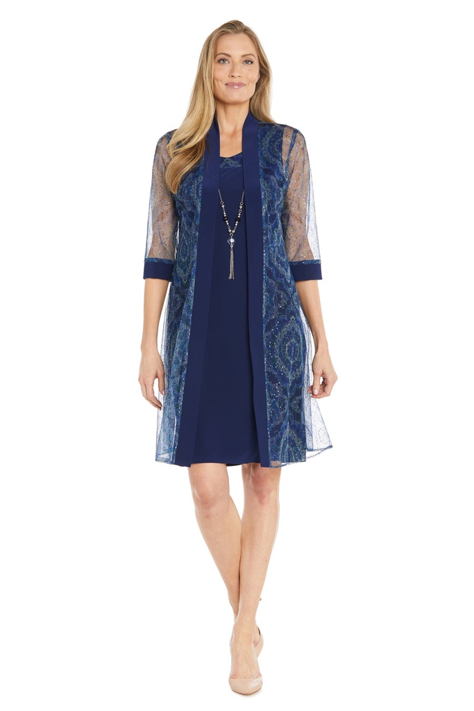 Vestido con chaqueta floral y collar
