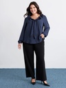 Blusa con volantes en el escote