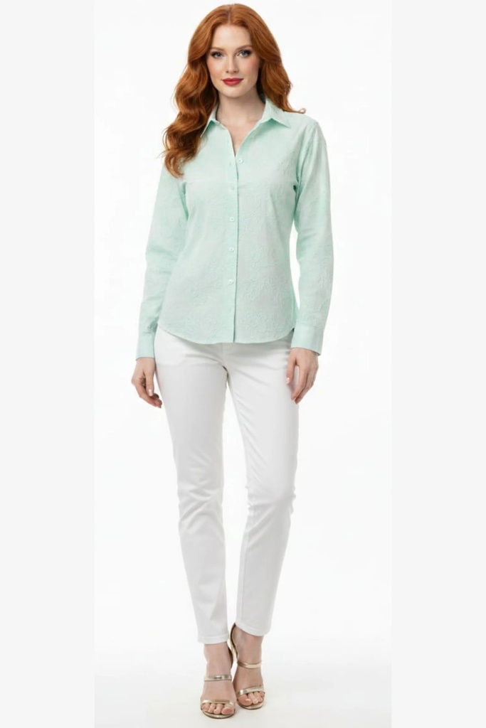 Blusa camisera con bordado floral
