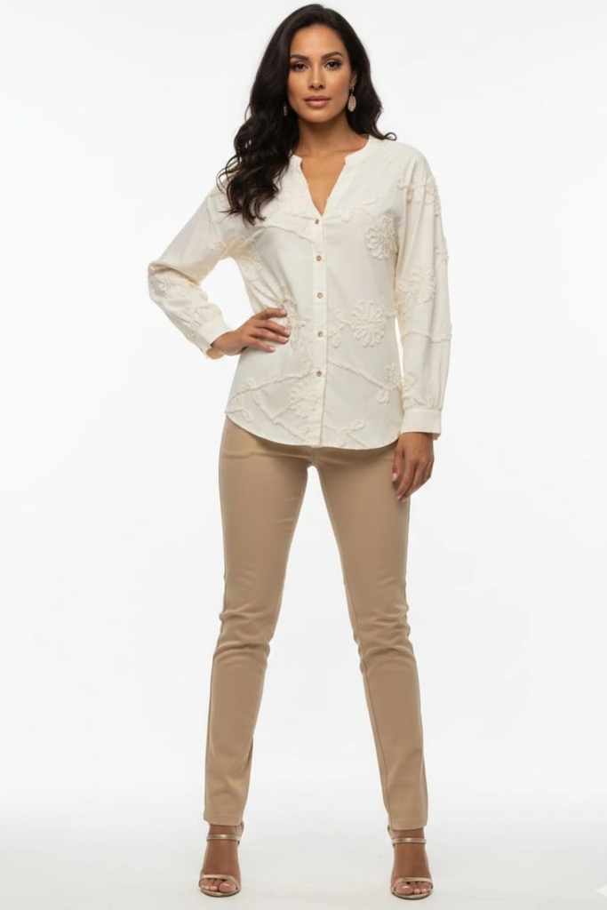 Blusa abotonada con bordado floral 3D