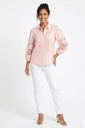 Blusa con detalles de encaje de ganchillo