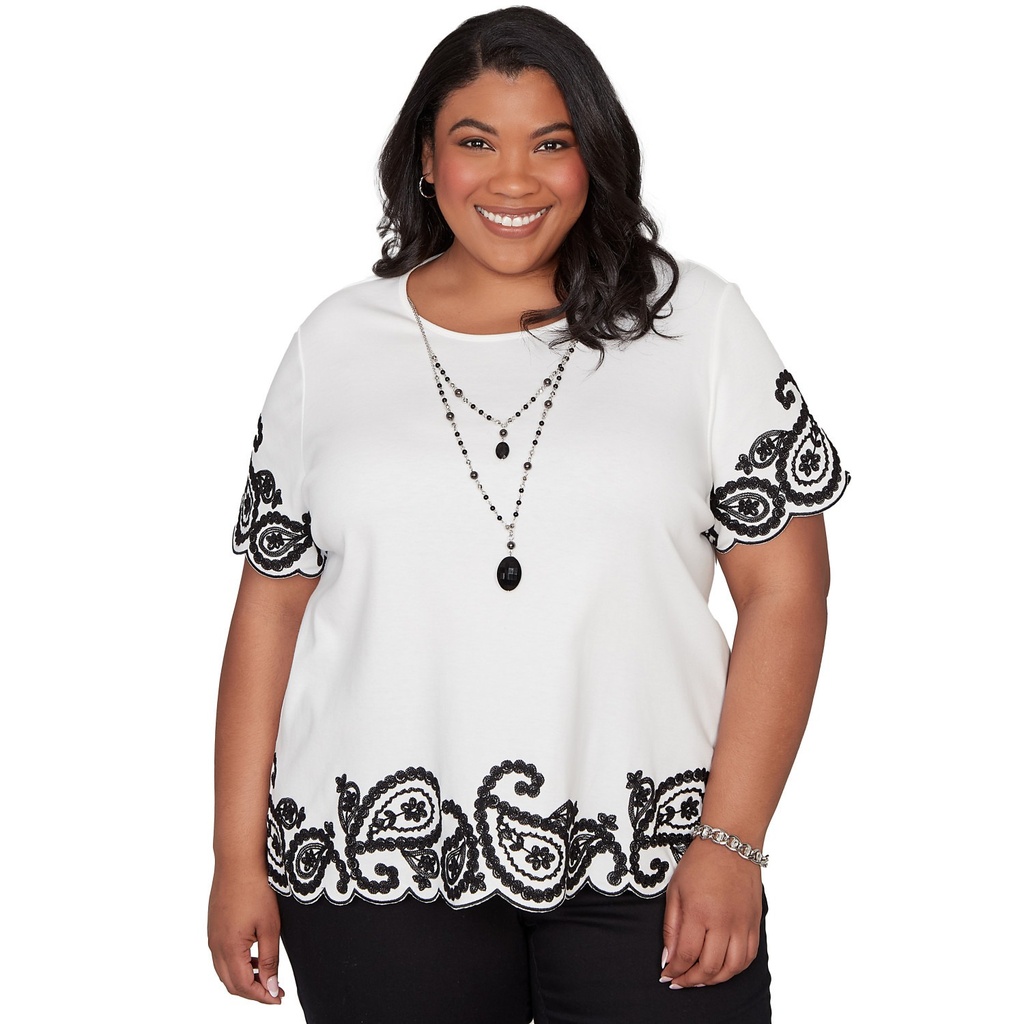 Blusa con borde de cachemir y collar