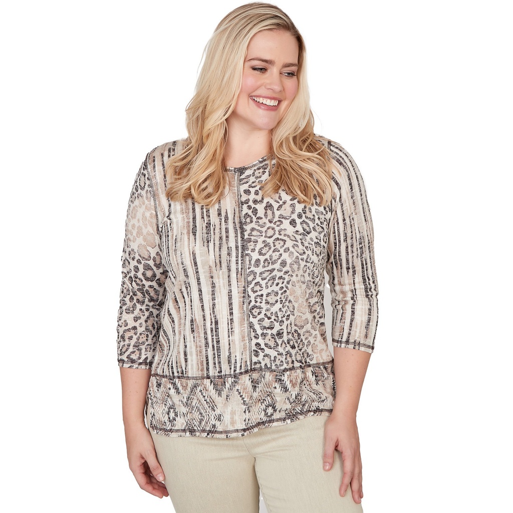 Blusa con estampado animal print asimétrico
