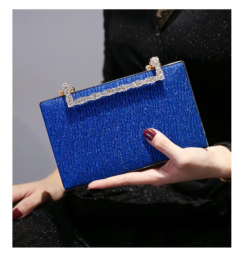 Clutch de mano brillante