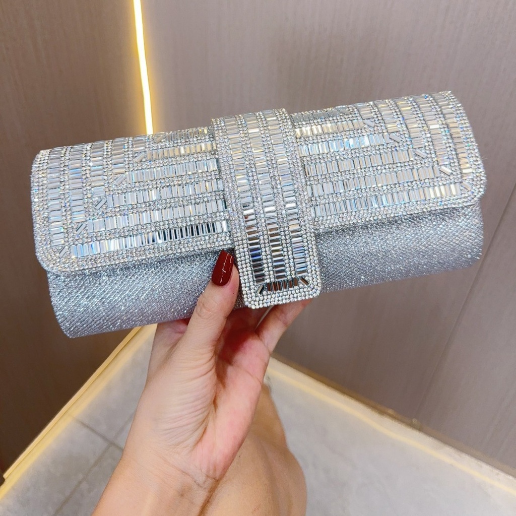 Clutch de fiesta con diamantes