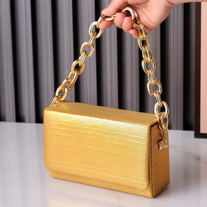 Bolso de fiesta con correa de cadena