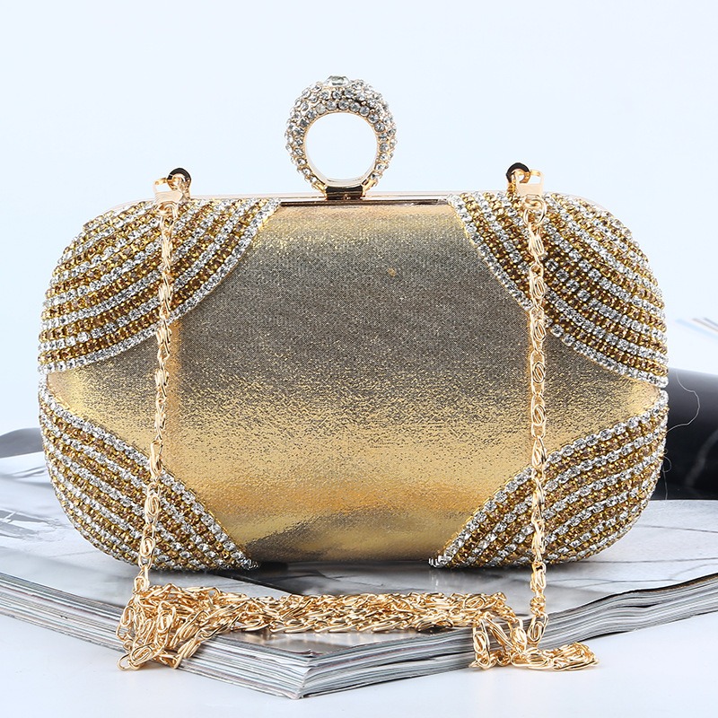 Bolsa de cofre con diamantes de imitaciòn