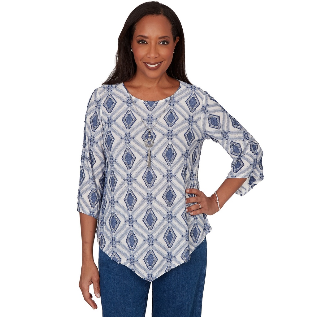 Blusa diamantes y collar