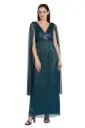 Vestido metalizado con capa