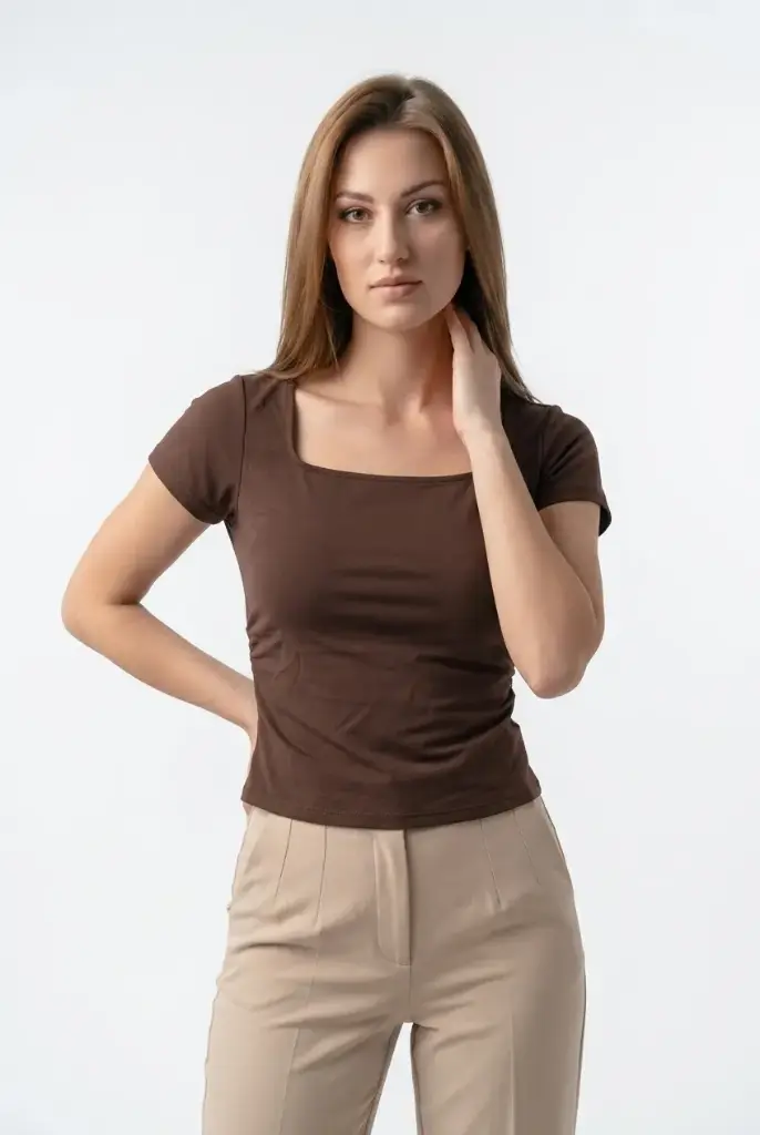 Blusa con escote cuadrado   