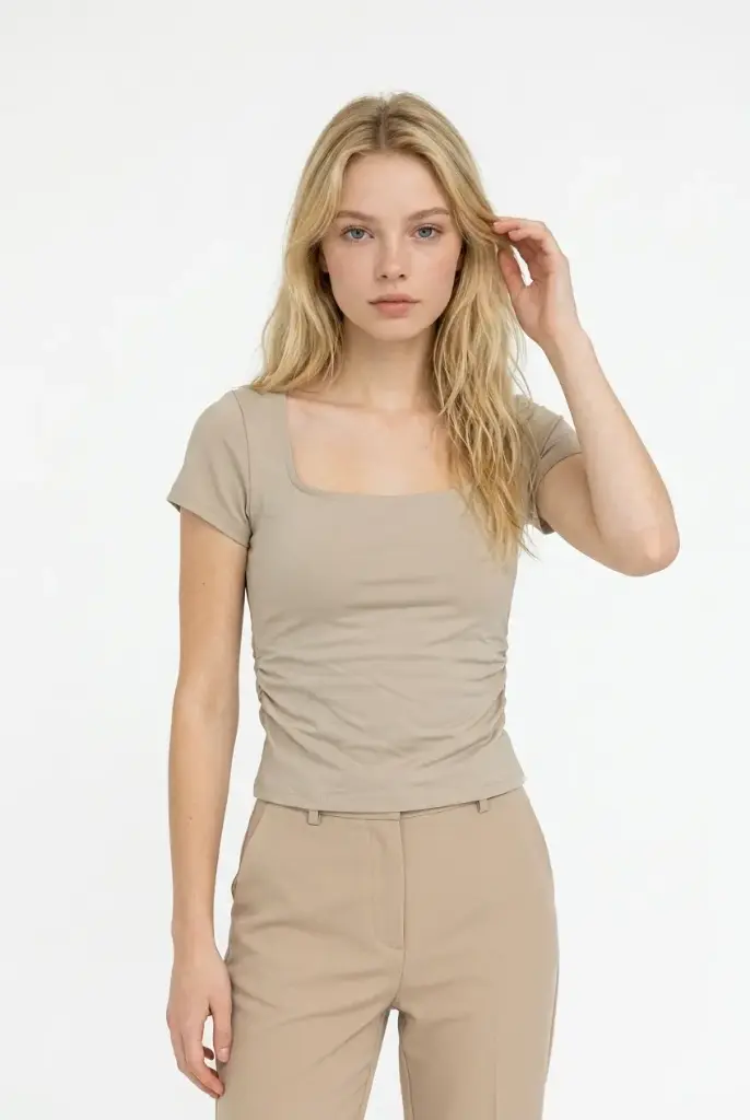 Blusa con escote cuadrado   