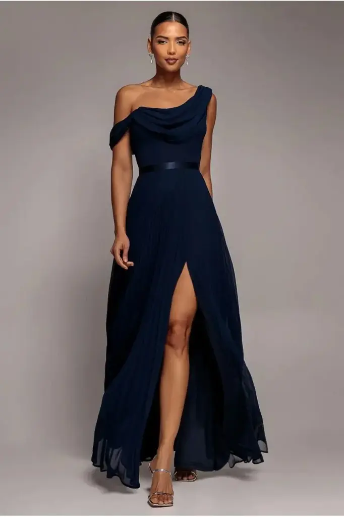 Vestido de chiffon con escote drapeado 