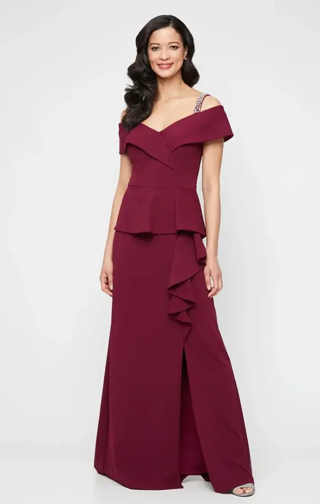 Vestido crepé con detalles en los hombros 
