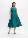 Vestido midi de escote barco 