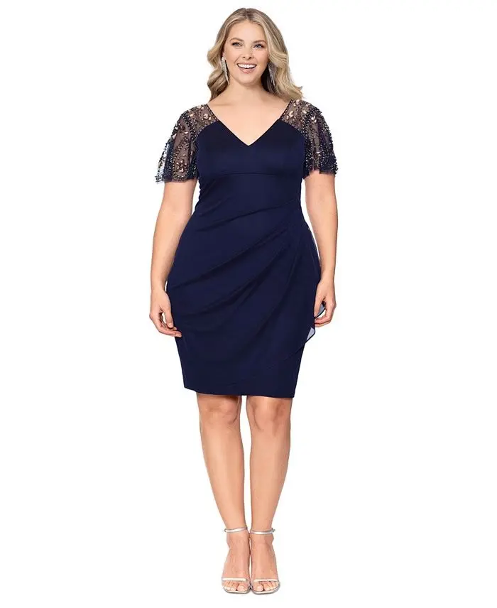 Vestido con mangas de pedrería