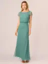 Vestido largo con detalles de cuentas