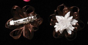 Broche de flor para el cabello