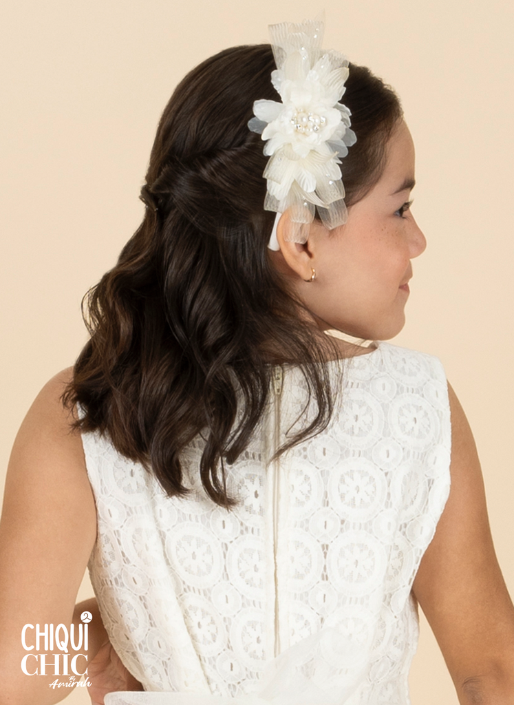 Diadema de raso con tul y flor