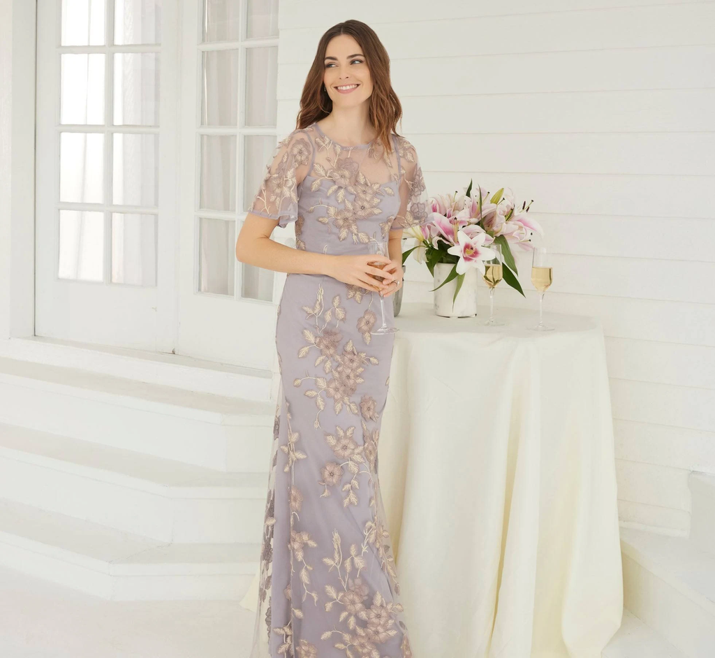 Vestido ilusión con bordado floral 