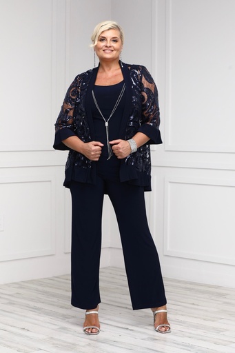 Traje de 3 piezas con chaqueta y collar