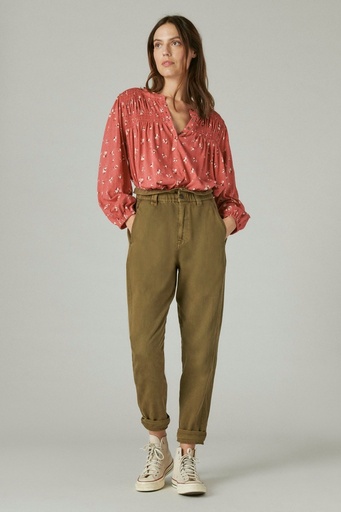 Blusa con canesú fruncido