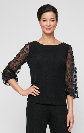 Blusa con mangas de ilusión floral 3D