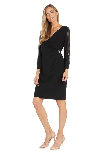 Vestido con diamantes y transparecias