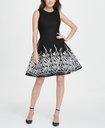 Vestido fit & flare de malla bordada
