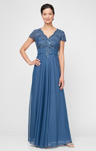 Vestido largo con escote festoneado