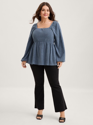 Blusa con cuello cuadrado fruncido