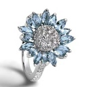 Anillo de girasol con circonias